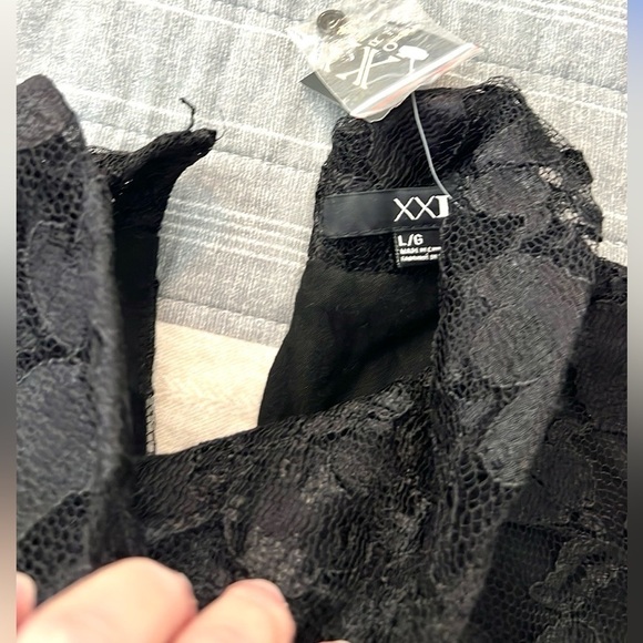 ⭐️NWT XXI, Black Lace over Black, High Lace Collar,Sexy, Classic,Timeless,Size L - Picture 7 of 10